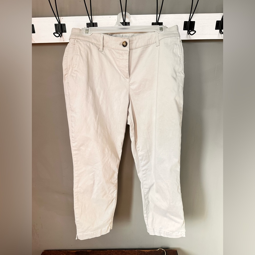 Tommy Bahama Boracay Cropped Pants in Khaki Sand Sz. 10